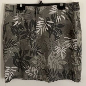 Gray and White Mini Pencil Skirt for Resort Wear